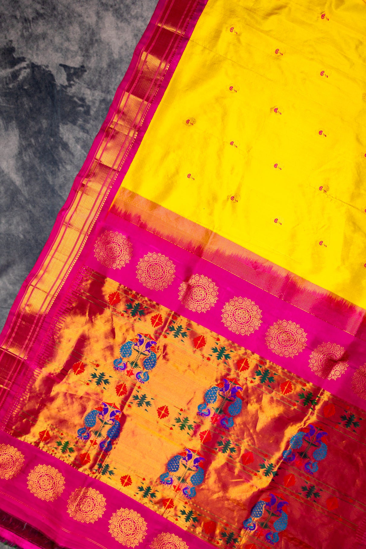 Maharani Paithani Handloom Kadiyal Pure Silk saree yellow and pink