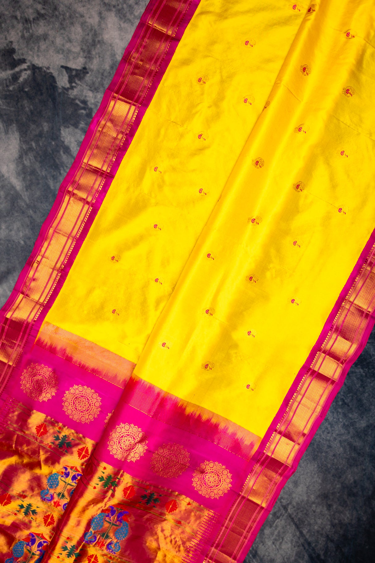 Maharani Paithani Handloom Kadiyal Pure Silk saree yellow and pink