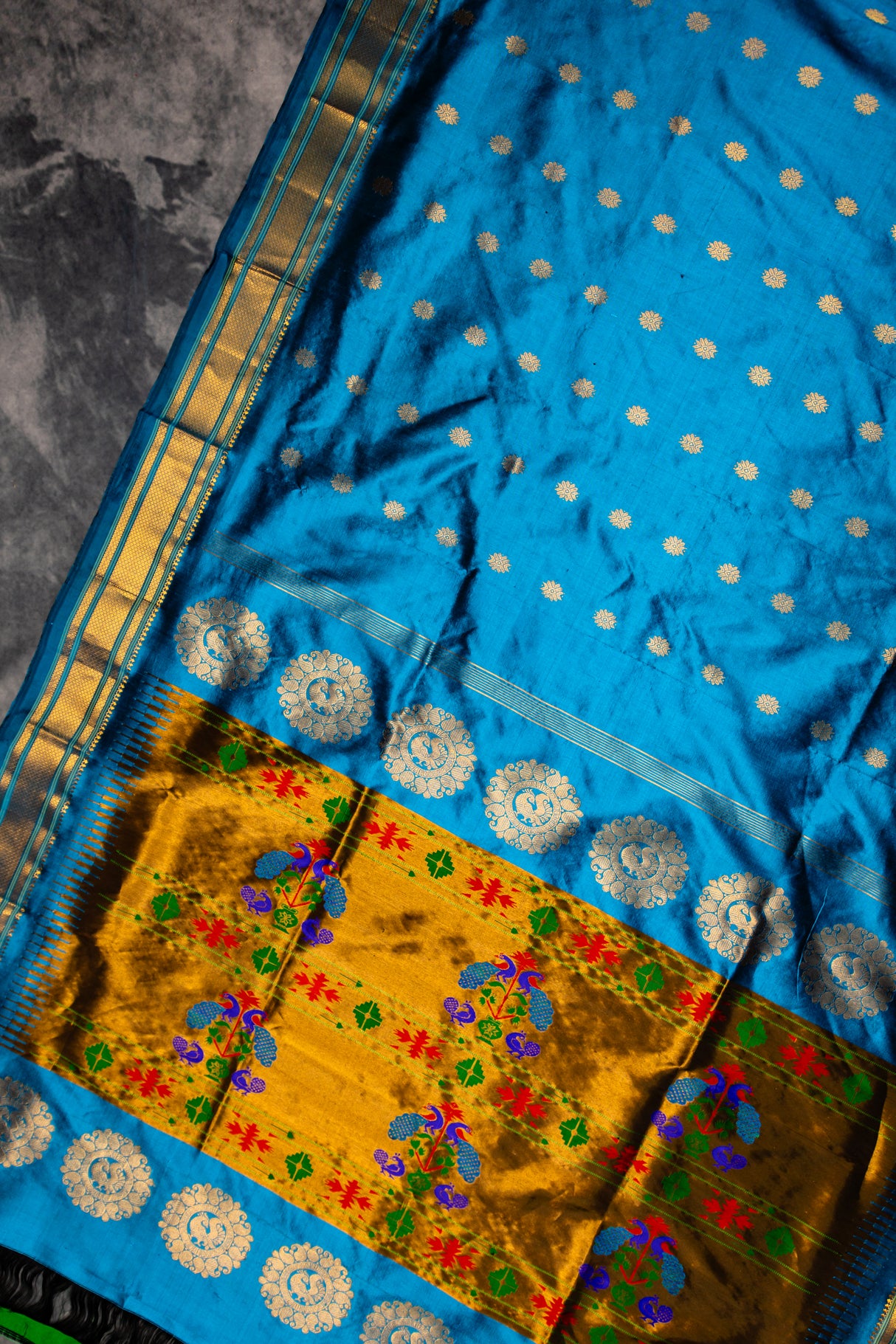 Maharani Paithani Handloom Single color Pure Silk saree