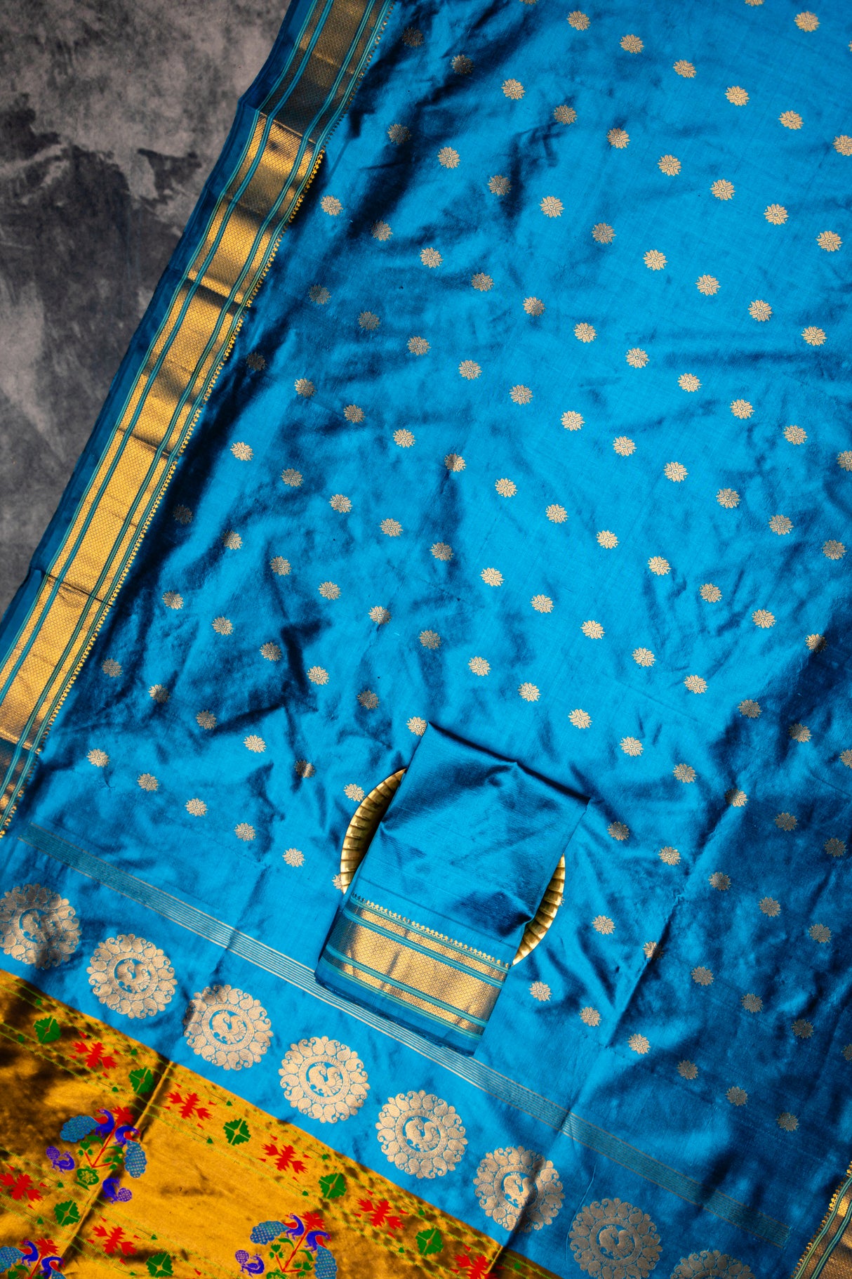 Maharani Paithani Handloom Single color Pure Silk saree