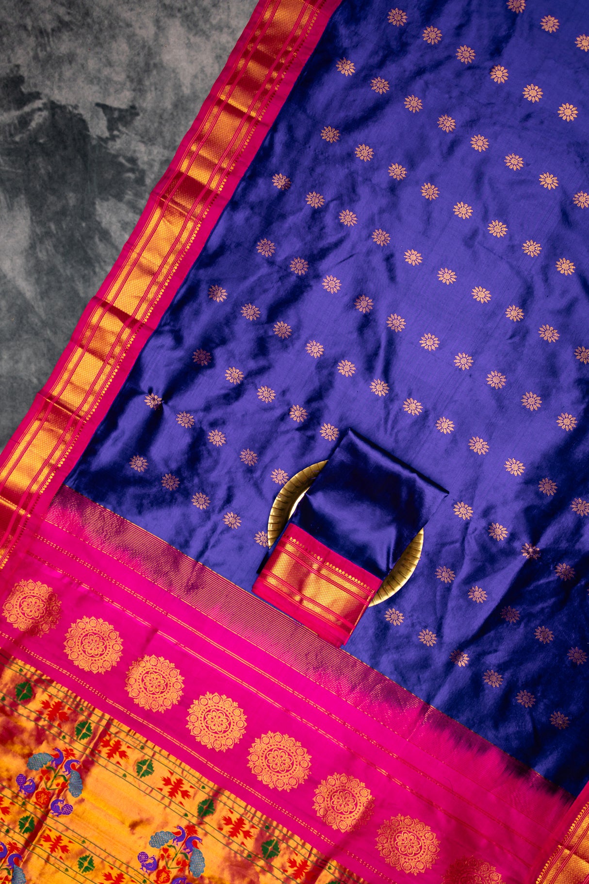 Maharani Paithani Handloom Kadiyal Pure Silk saree pink and blue combo