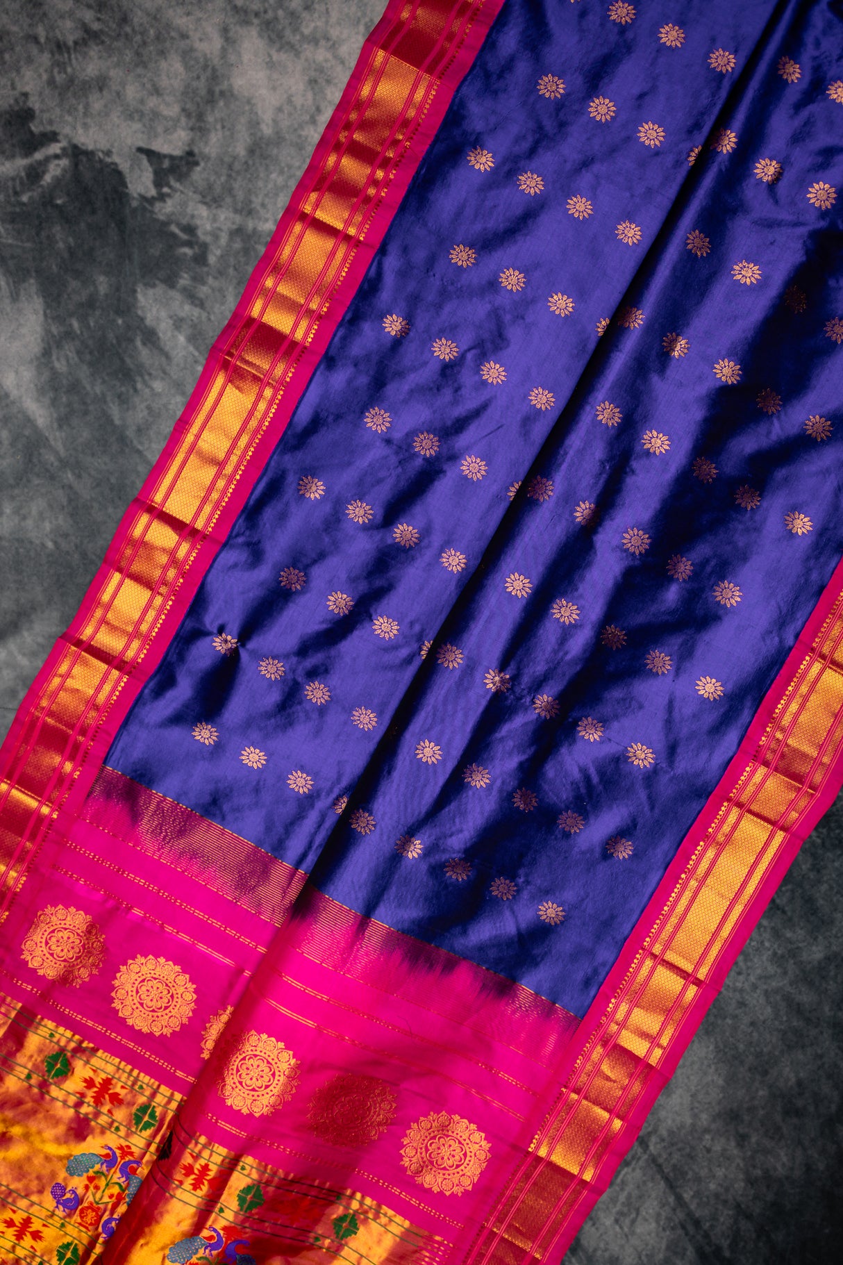 Maharani Paithani Handloom Kadiyal Pure Silk saree pink and blue combo