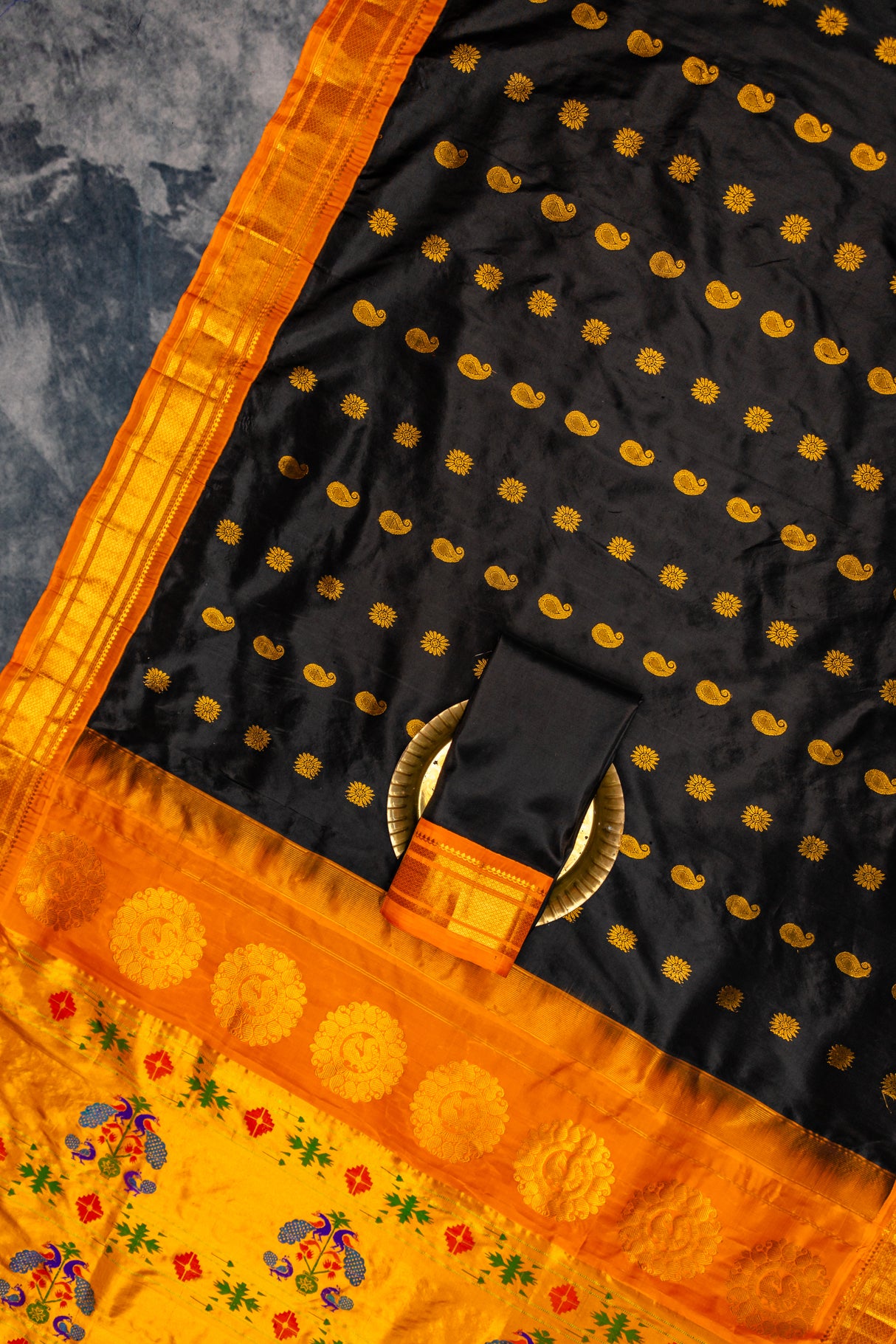 Maharani Paithani Handloom Kadiyal Pure Silk saree