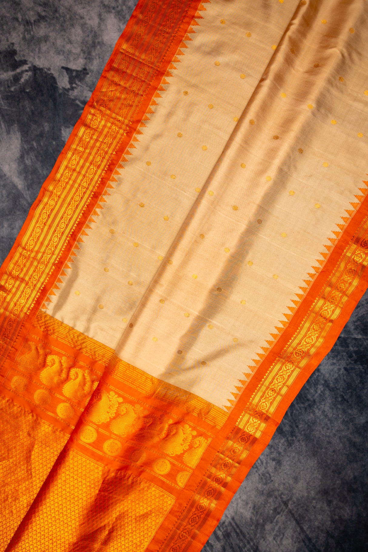 Gadwal Handloom Pure Silk saree