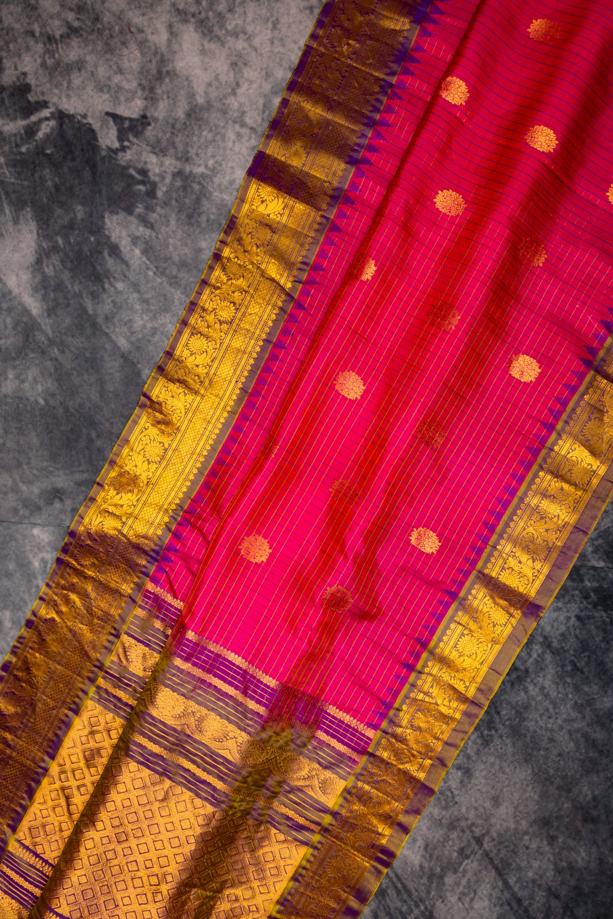 Gadwal Handloom Pure Silk saree