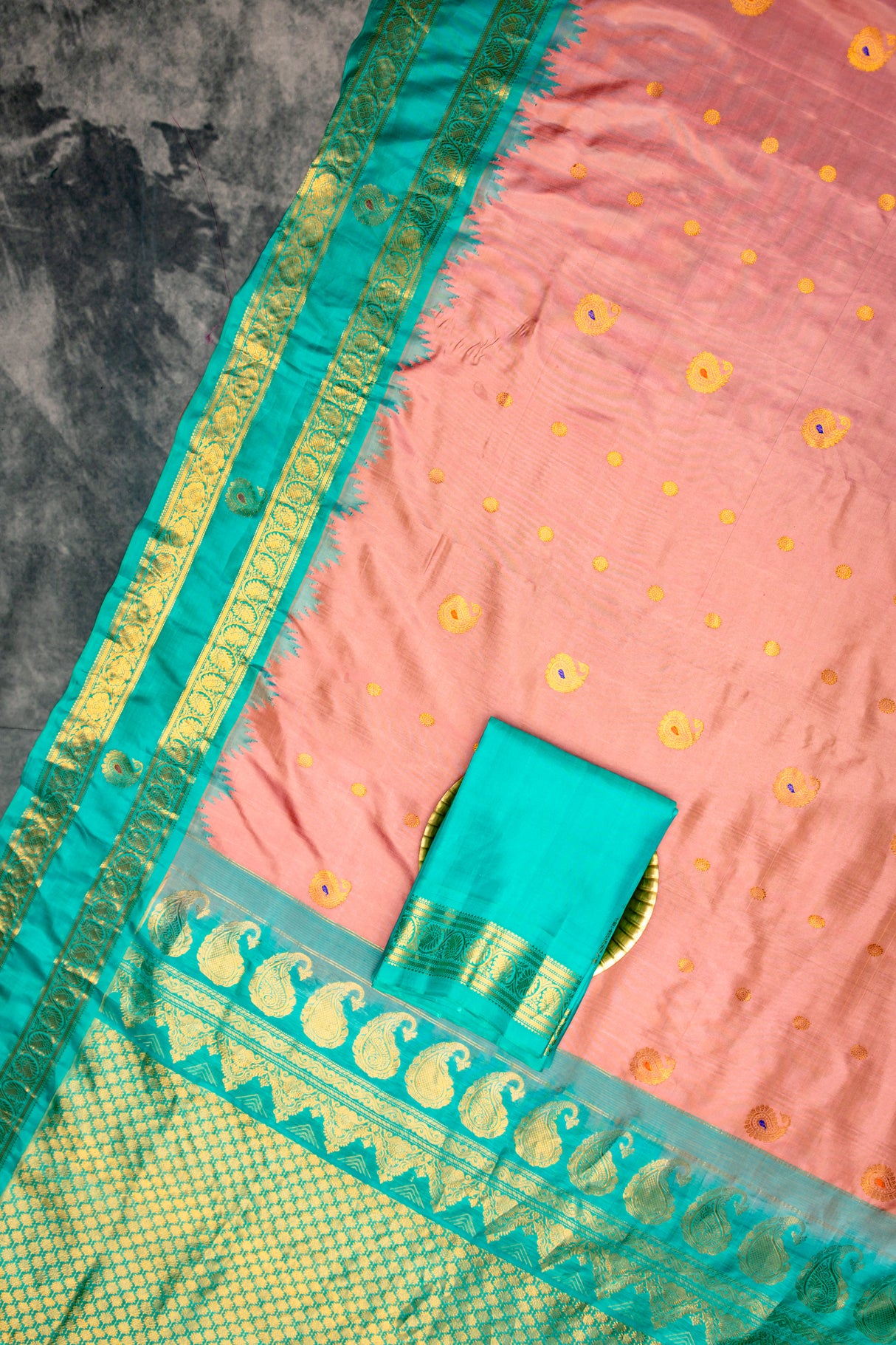 Gadwal Handloom Pure Silk saree