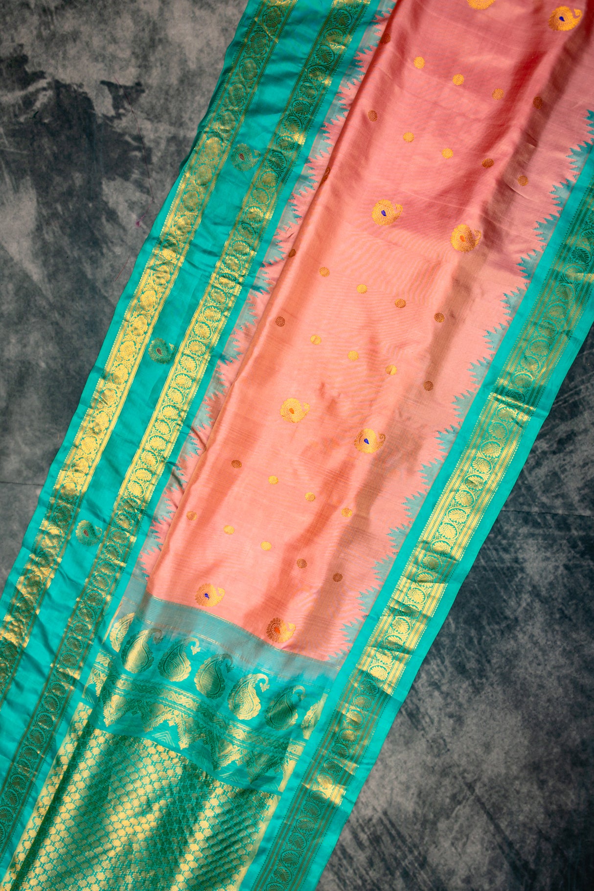 Gadwal Handloom Pure Silk saree