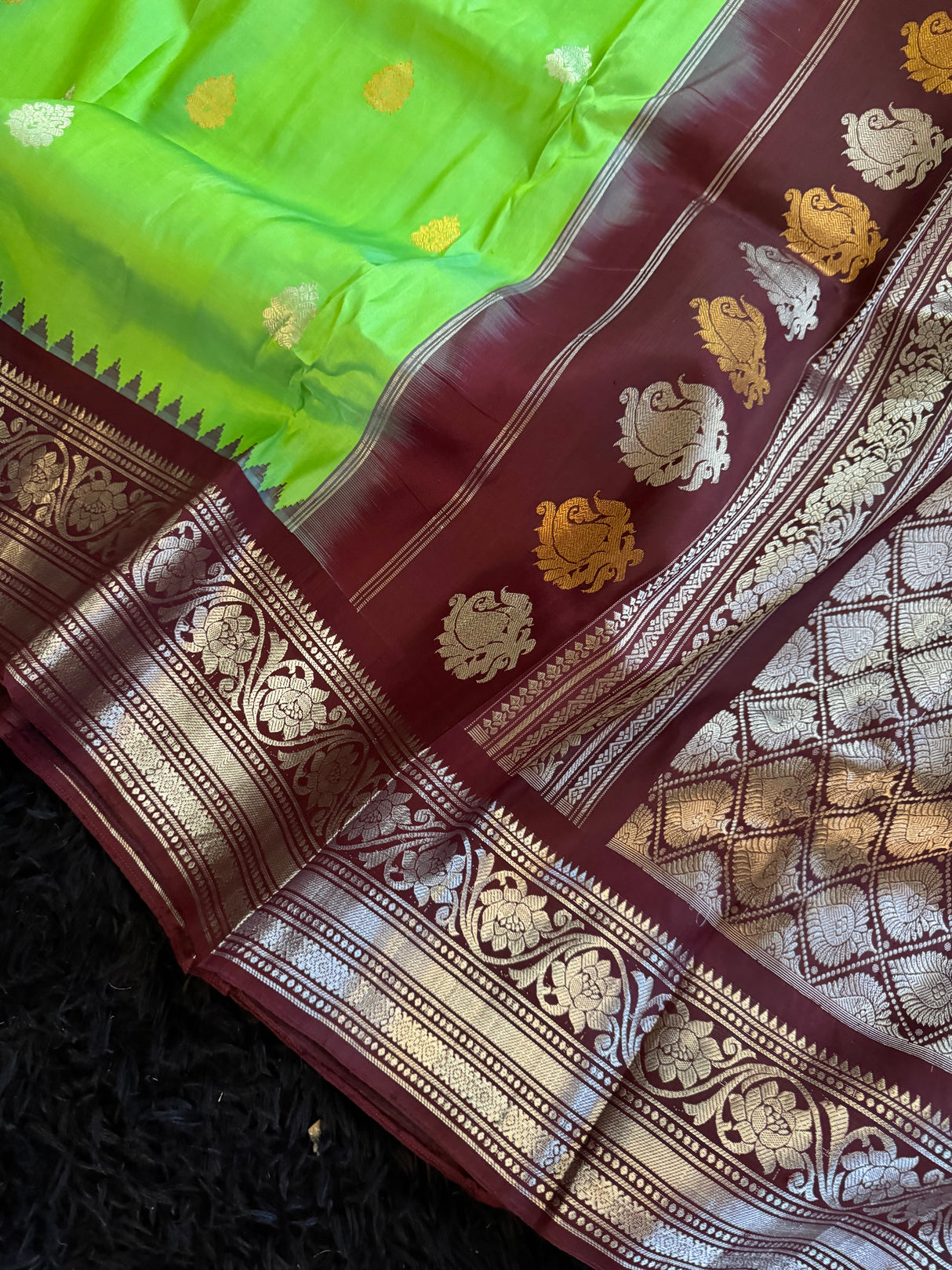 Lime Green Kokum  Gadwal Handloom Pure Silk