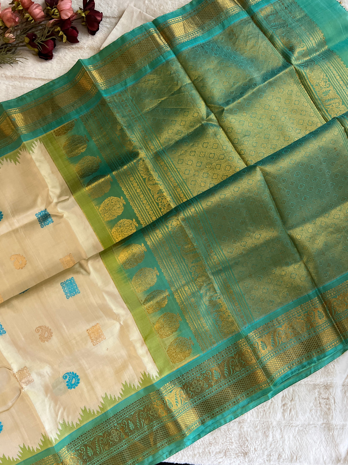 Ivory beige aquamarine Combo Gadwal Pure Silk
