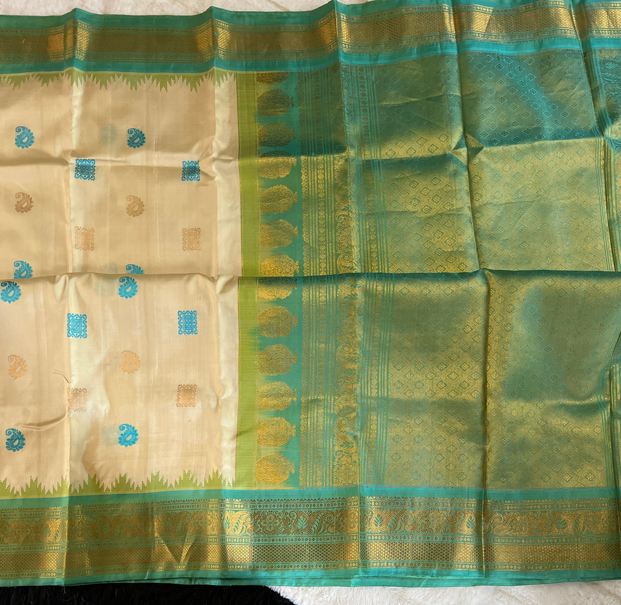 Ivory beige aquamarine Combo Gadwal Pure Silk