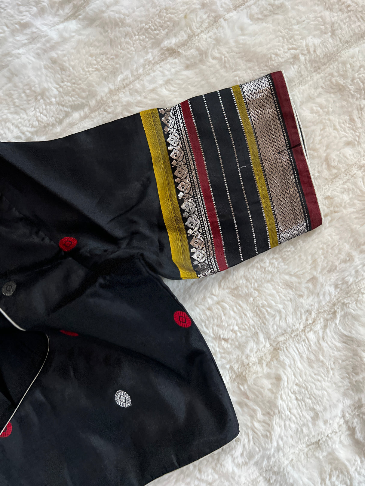 Off White Black Combo Gadwal Handloom Pure Silk