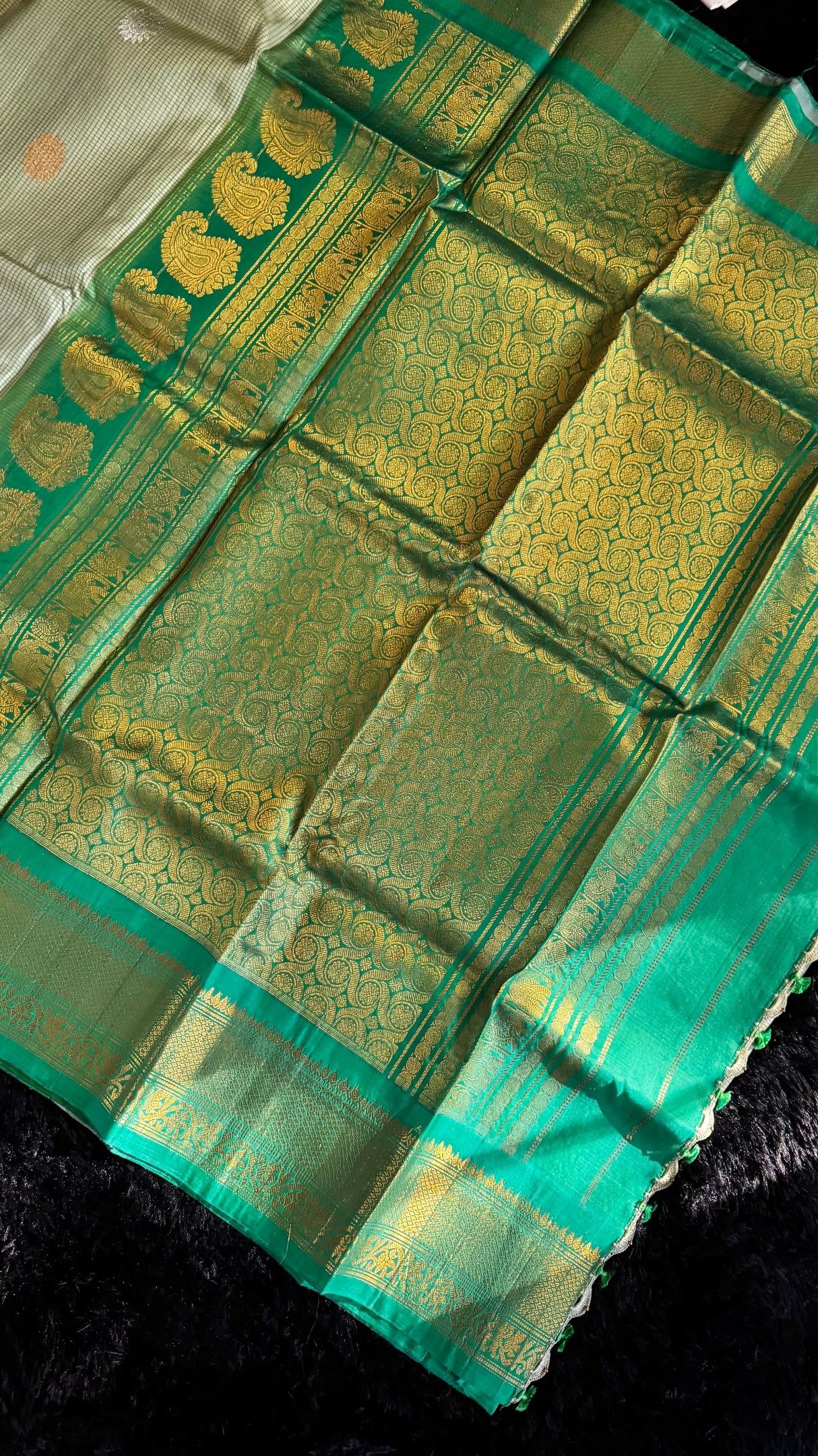 Pastel Green/Emerald Green Tiny Checks Gadwal Handloom Pure Silk