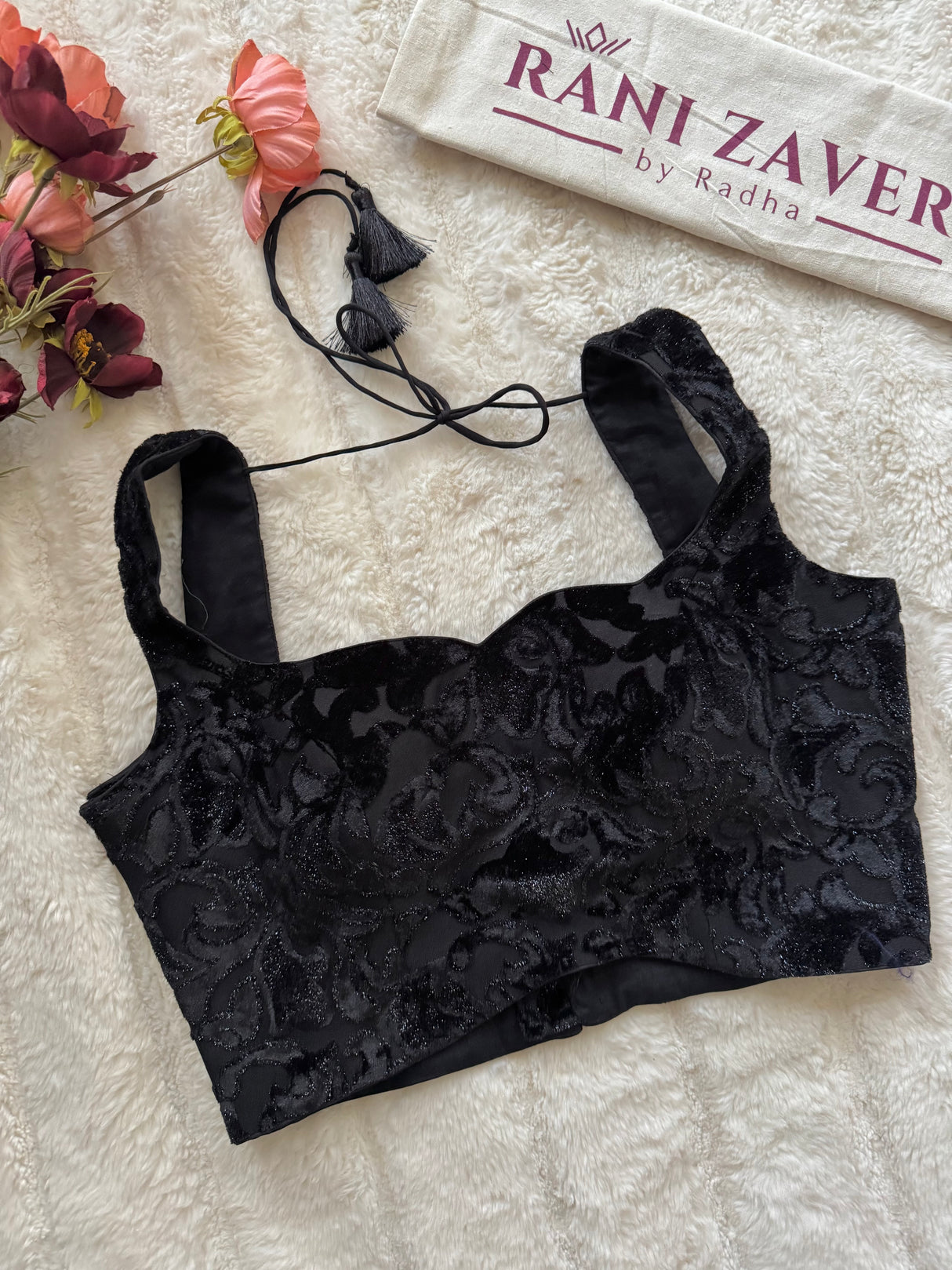 Black Self Pattern Velvet Sleeveless Blouse 36