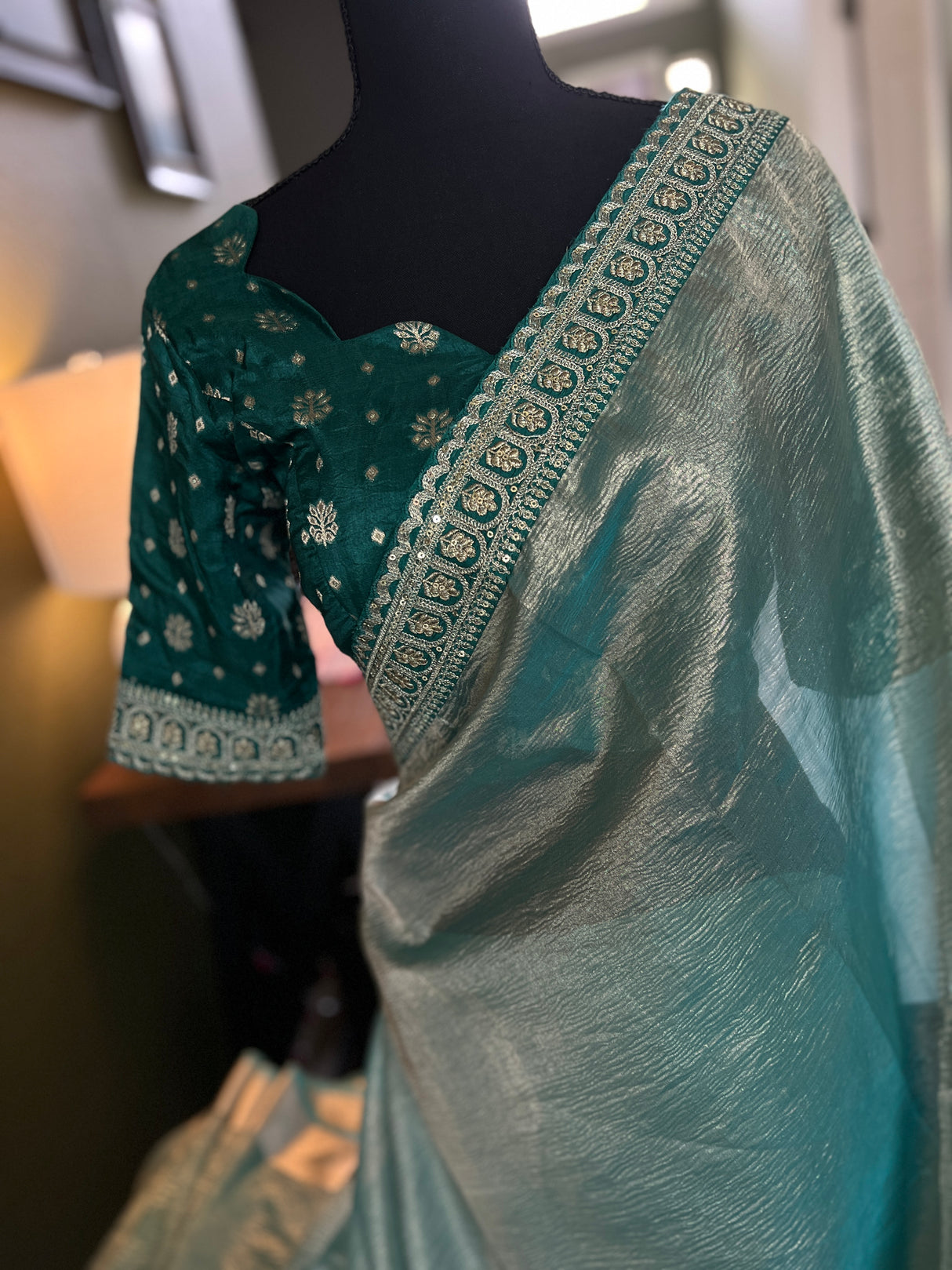 Crushed Tissue saree with pre-Stitched Blouse