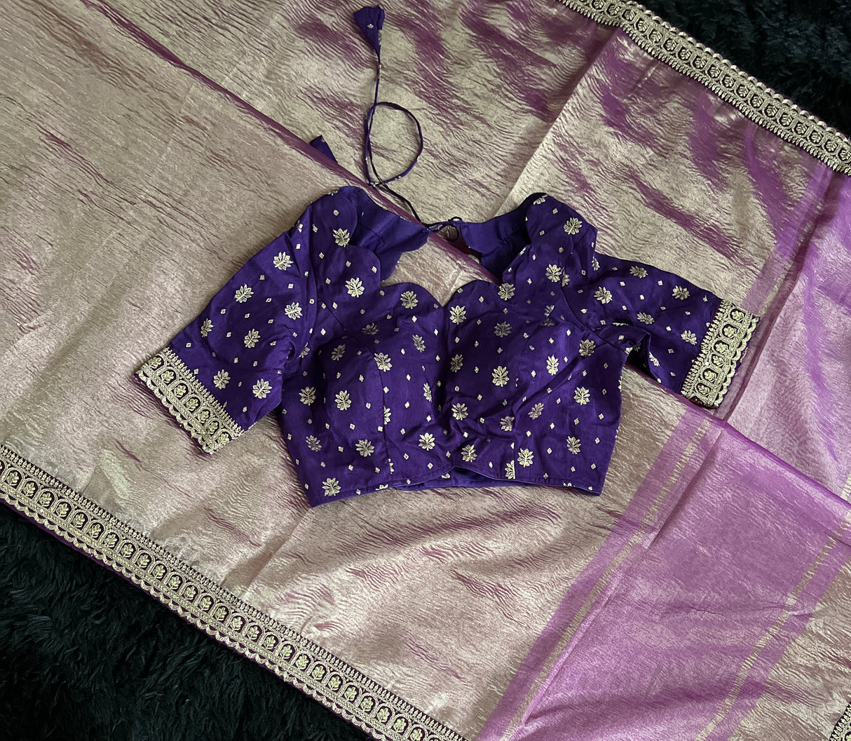 Crushed Tissue saree with pre-Stitched Blouse