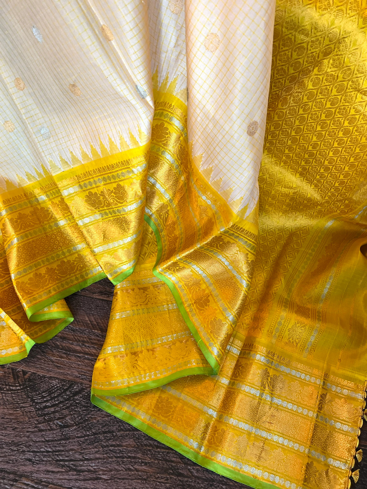 Off White Gloden yellow Tiny Checks Gadwal Pure silk
