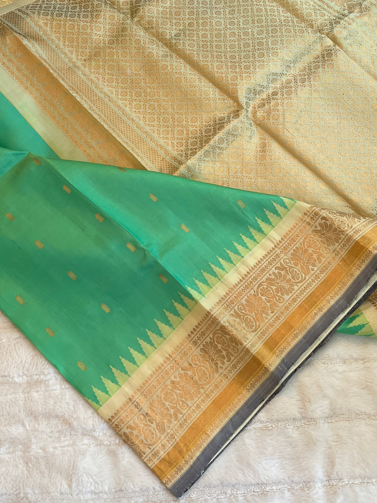Pista Green Gadwal Pure Silk
