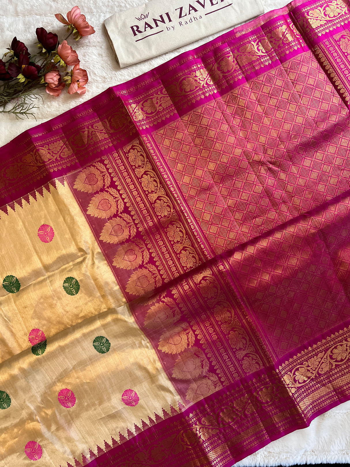 Handwoven tissue Gadwal saree in luxurious pure silk fabric