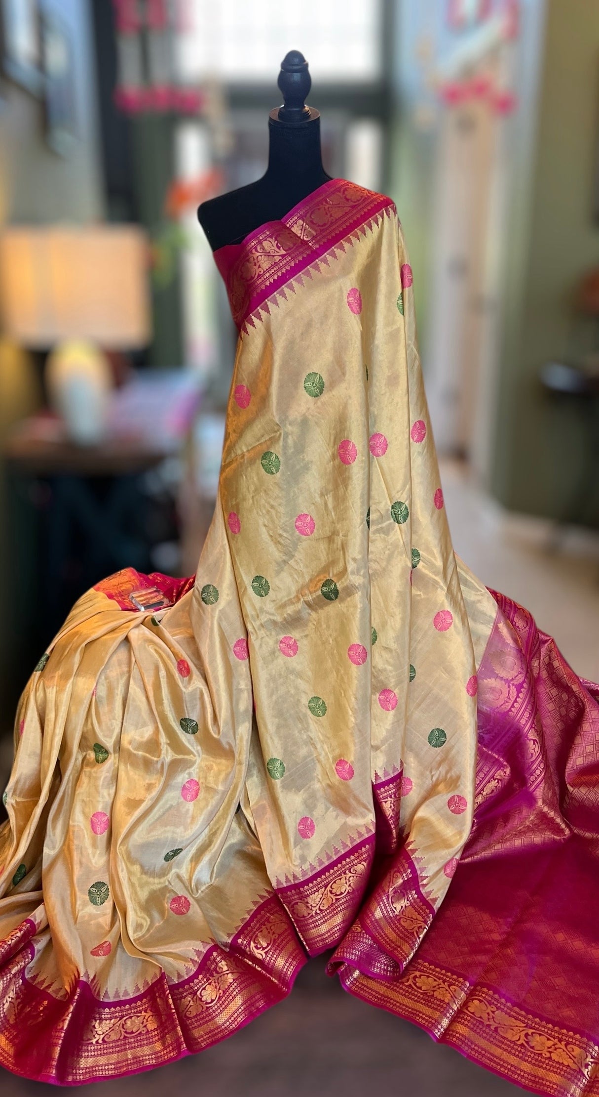 Tissue Gadwal pure silk handloom saree with intricate weaving