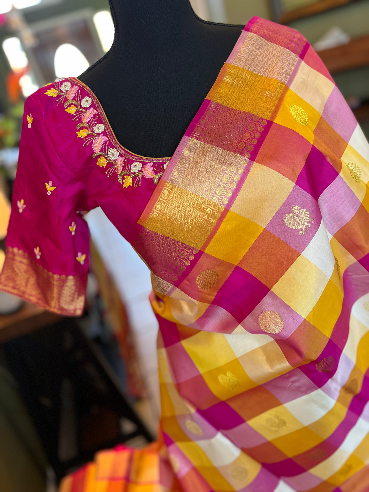 Kanchipuram Mayil Charam design Handloom  Pure Silk  With Pre-Stitched Blouse AUS