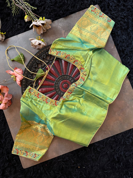 Red Green Gadwal Pure SIlk