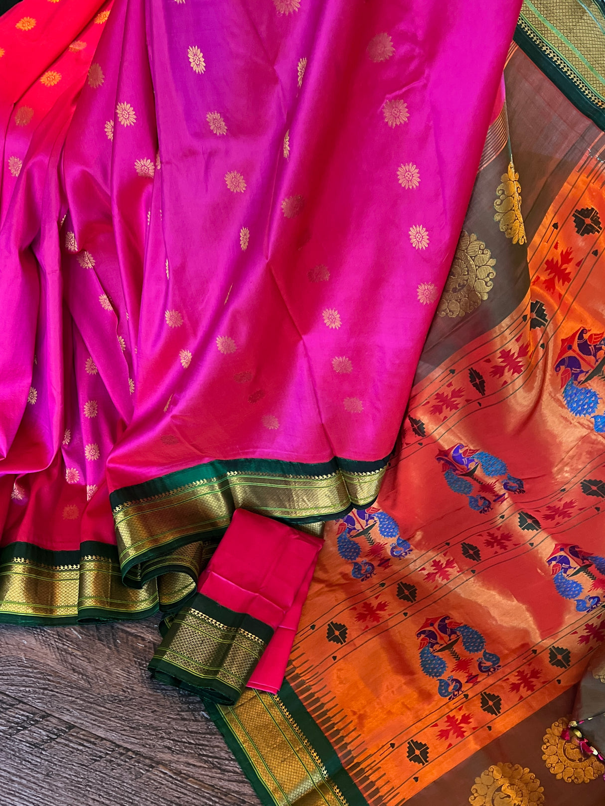 Pink green Kadiyal Maharani Paithani Handloom Pure Silk