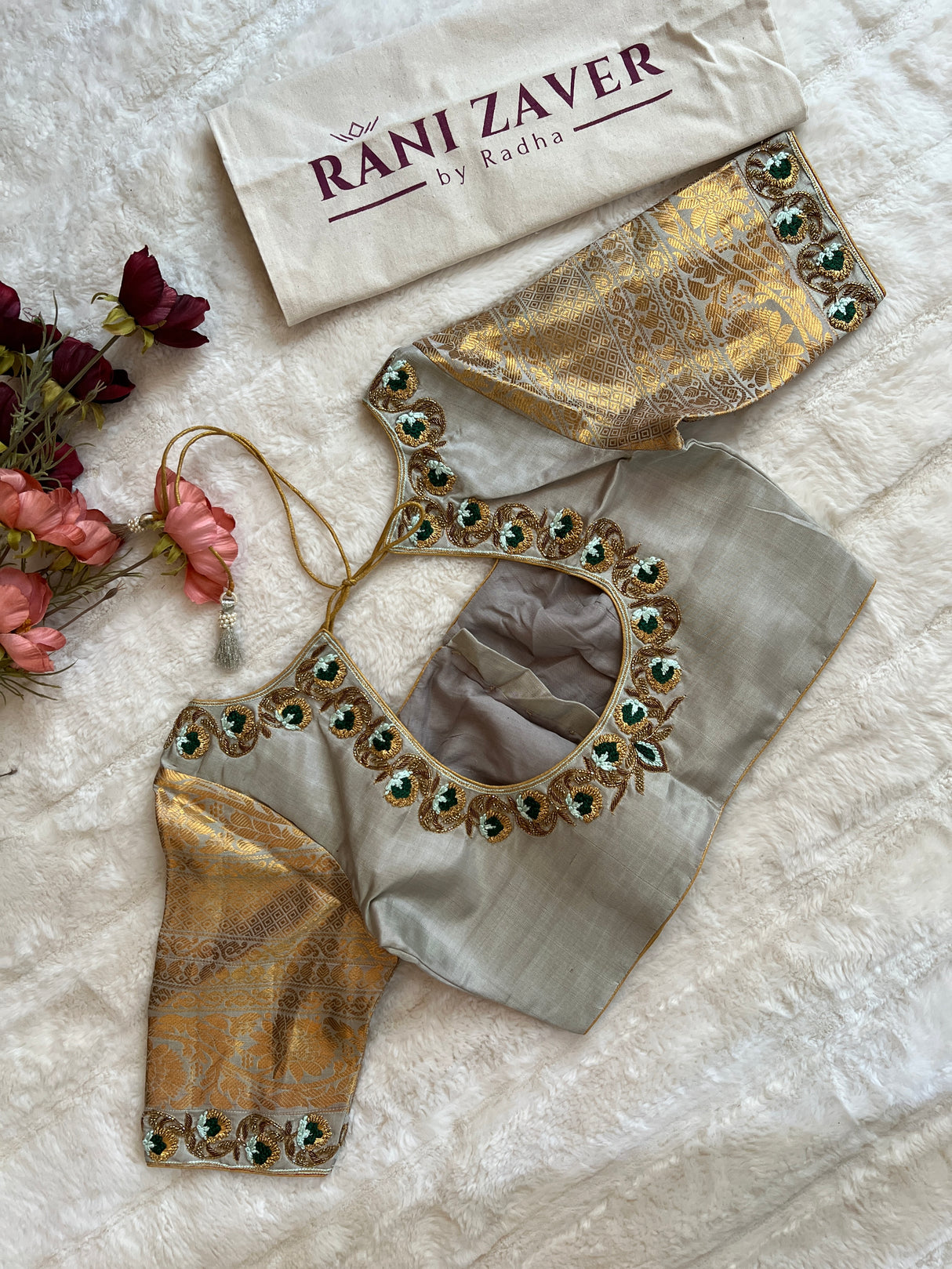 Bottle green Grey Gadwal Kanchi Pure Silk