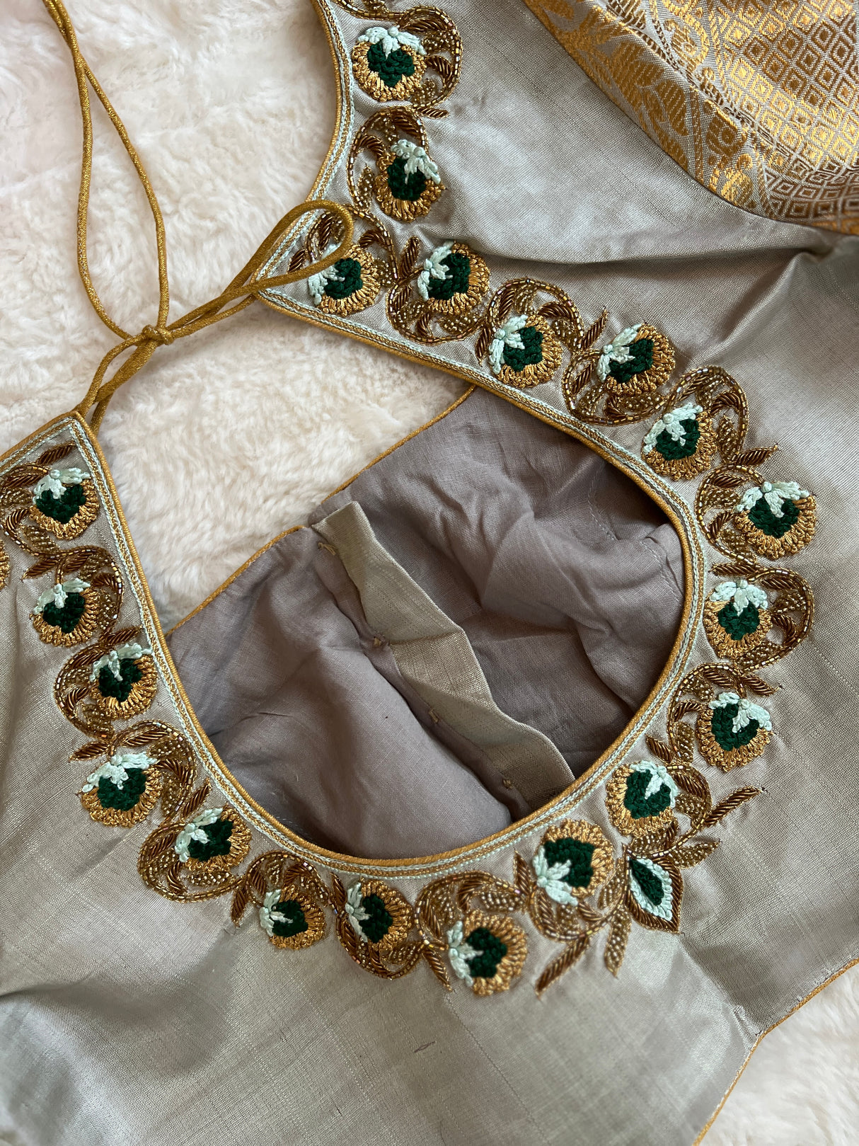 Bottle green Grey Gadwal Kanchi Pure Silk
