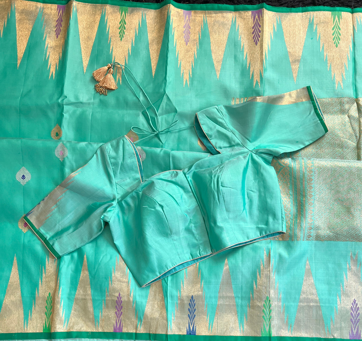 Gadwal Temple Border Turquoise Pure Silk saree