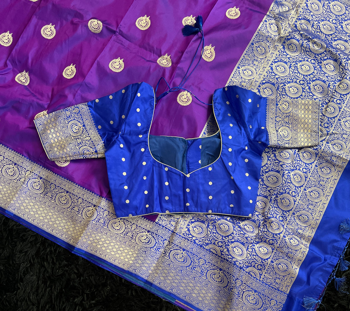 Banarasi Katan Silk Kaduwa Motifs With Pre-Stitched Blouse