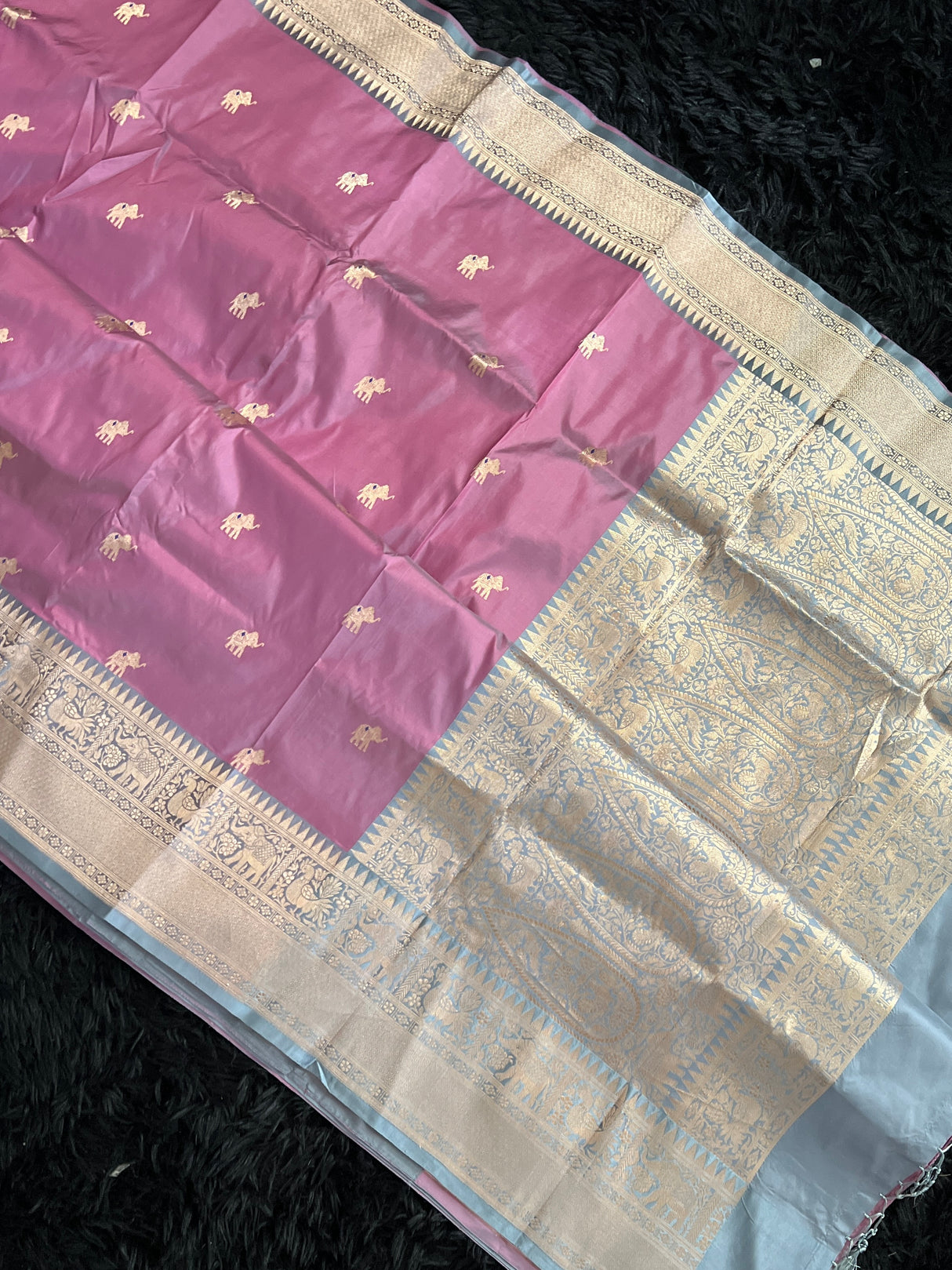 Banaras Katan Silk Kaduwa Motifs Shikargah with Pre-Stitched Blouse