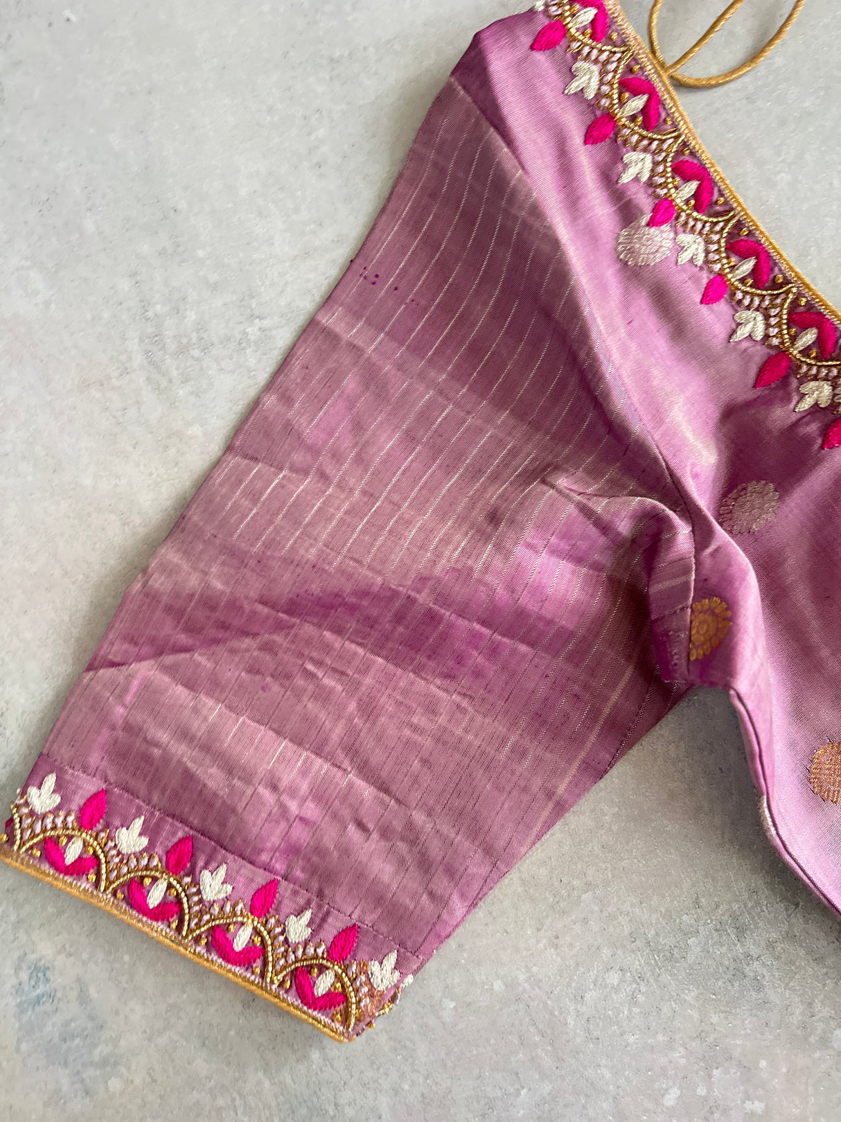 Gadwal handloom Pure Silk With Pre-Stitched Blouse