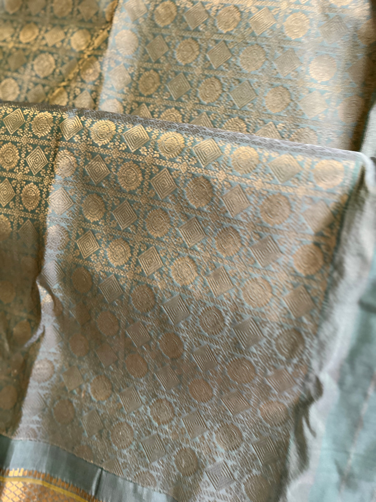 Brocade  Maharani Paithani Handloom Pure silk With Stitched Blouse