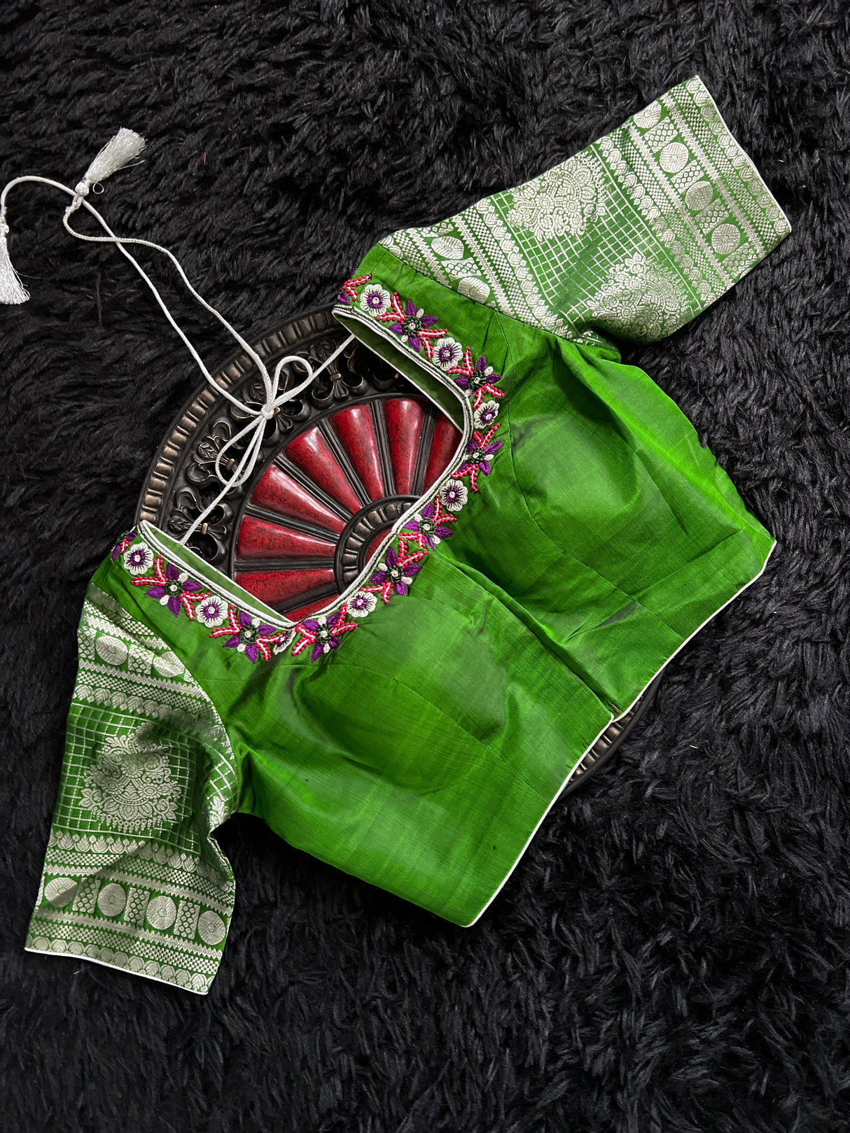 Venkatagiri Pattu With Stitched Blouse 