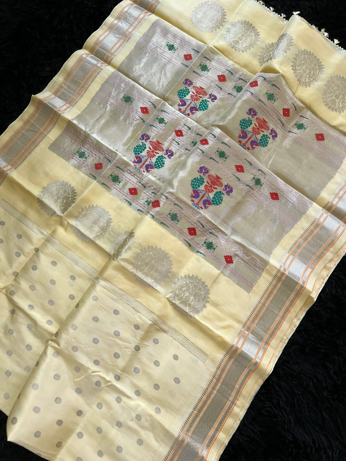 Maharani Kalanjali Pastel shade (custard cream) Silver Zari Paithani Handloom Pure Silk