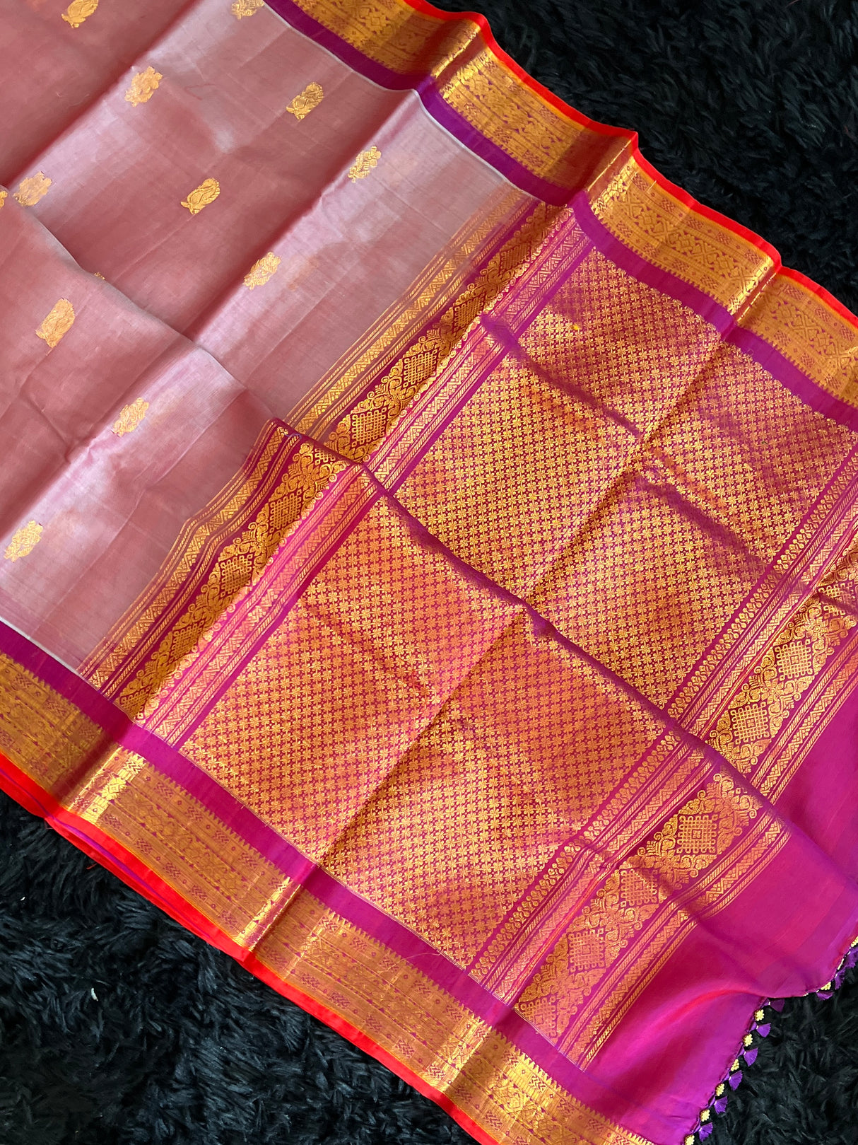 Seco Gadwal Onion Pink with Magenta saree
