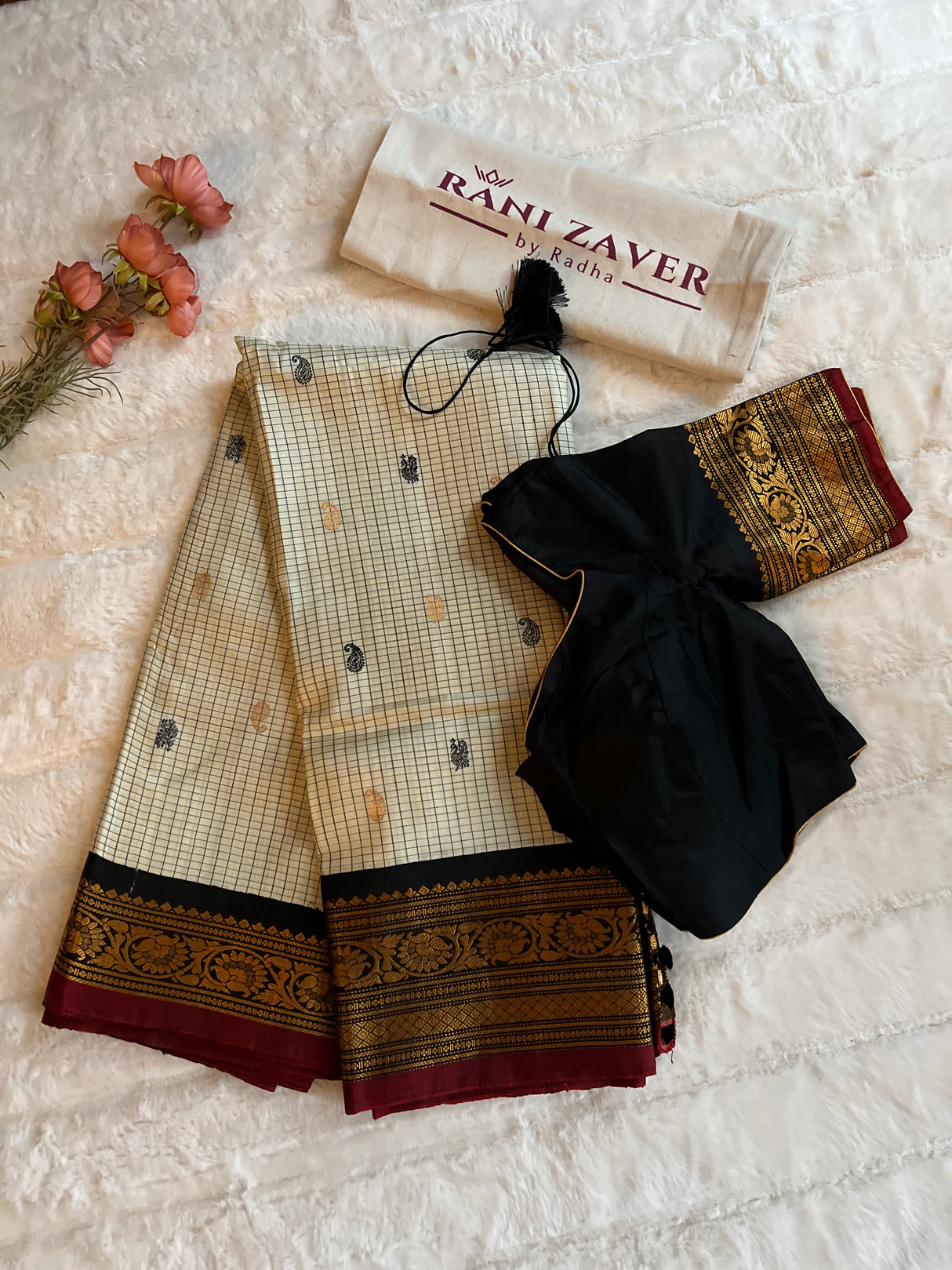 Gadwal Handloom Pure Silk saree with blouse