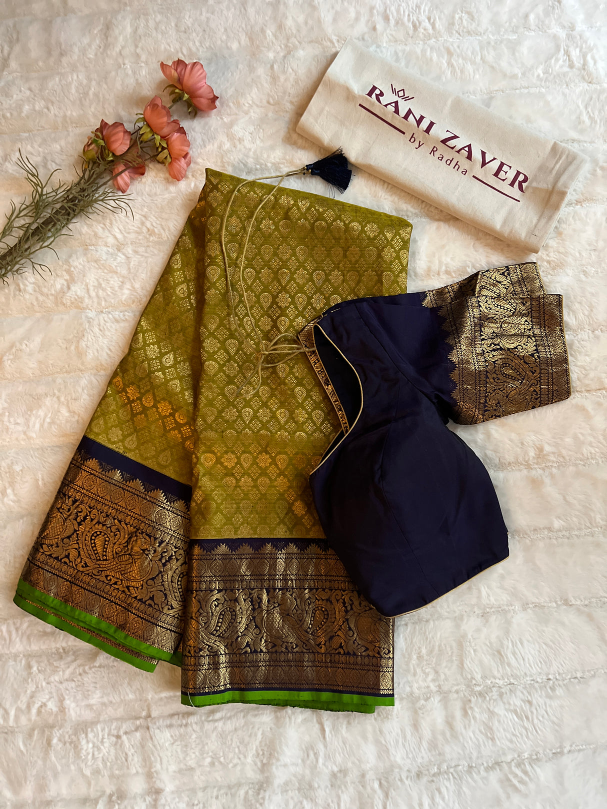 Gadwal Handloom Pure Silk Saree with blouse