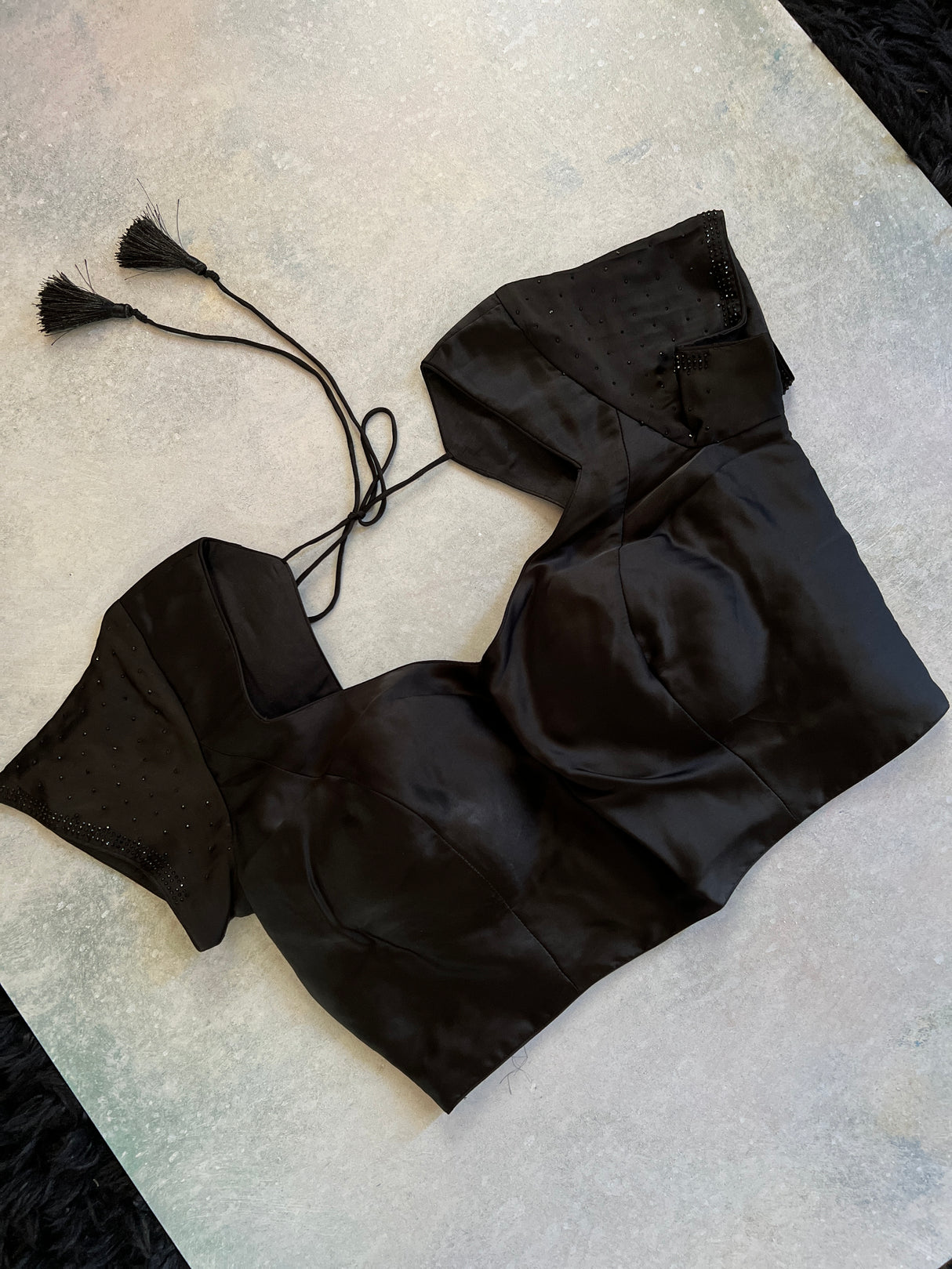  black blouse pre stitched
