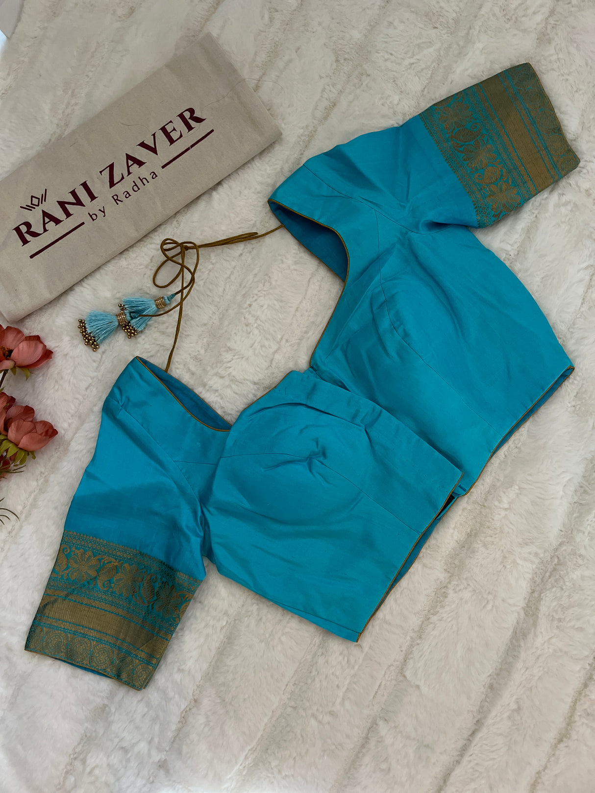 Gadwal Handloom Pure Silk With Pre-Stitched Blouse