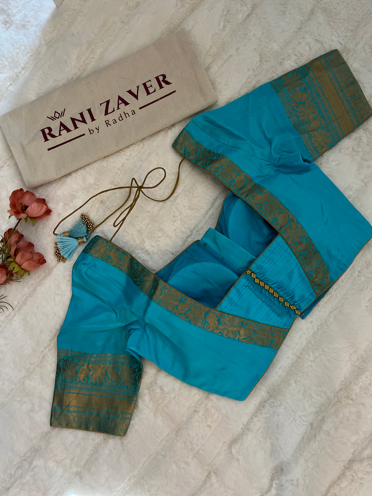 Gadwal Handloom Pure Silk With Pre-Stitched Blouse