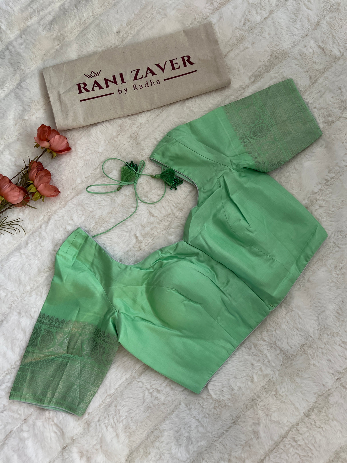 Gadwal Handloom Pure Silk With Pre-Stitched Blouse