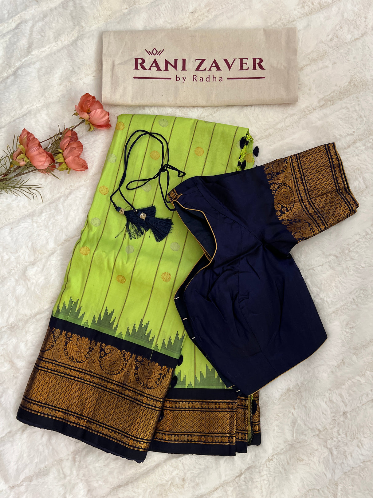 Gadwal Handloom Pure Silk With Pre-Stitched Blouse