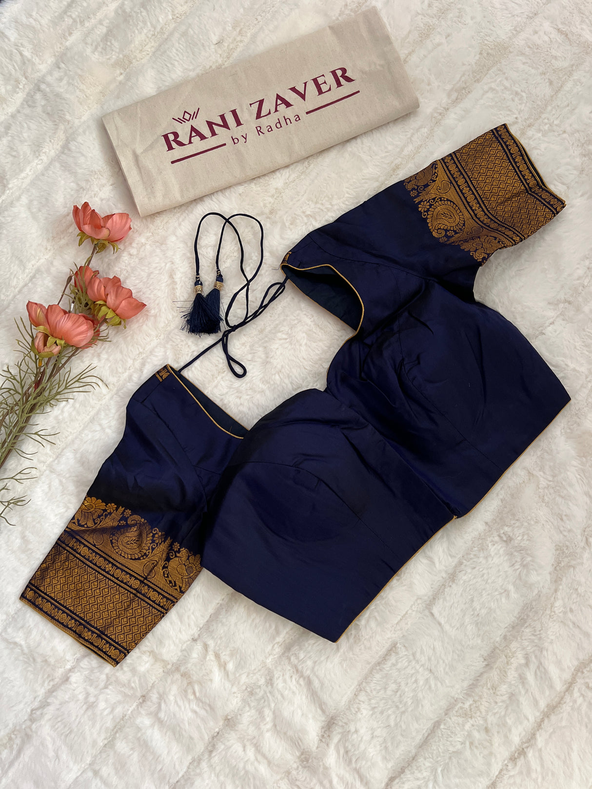 Gadwal Handloom Pure Silk With Pre-Stitched Blouse