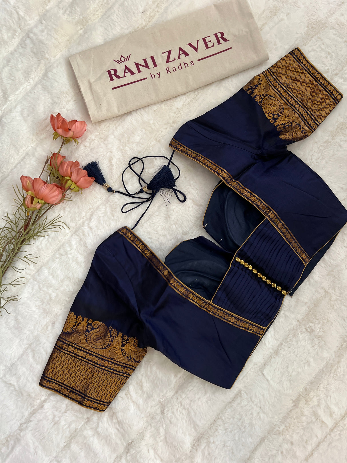 Gadwal Handloom Pure Silk With Pre-Stitched Blouse